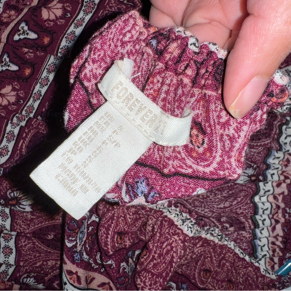 Forever 21 / Raspberry romper with patterns - Picture 3 of 3